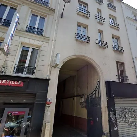 Bastille Secret Hotel 2*