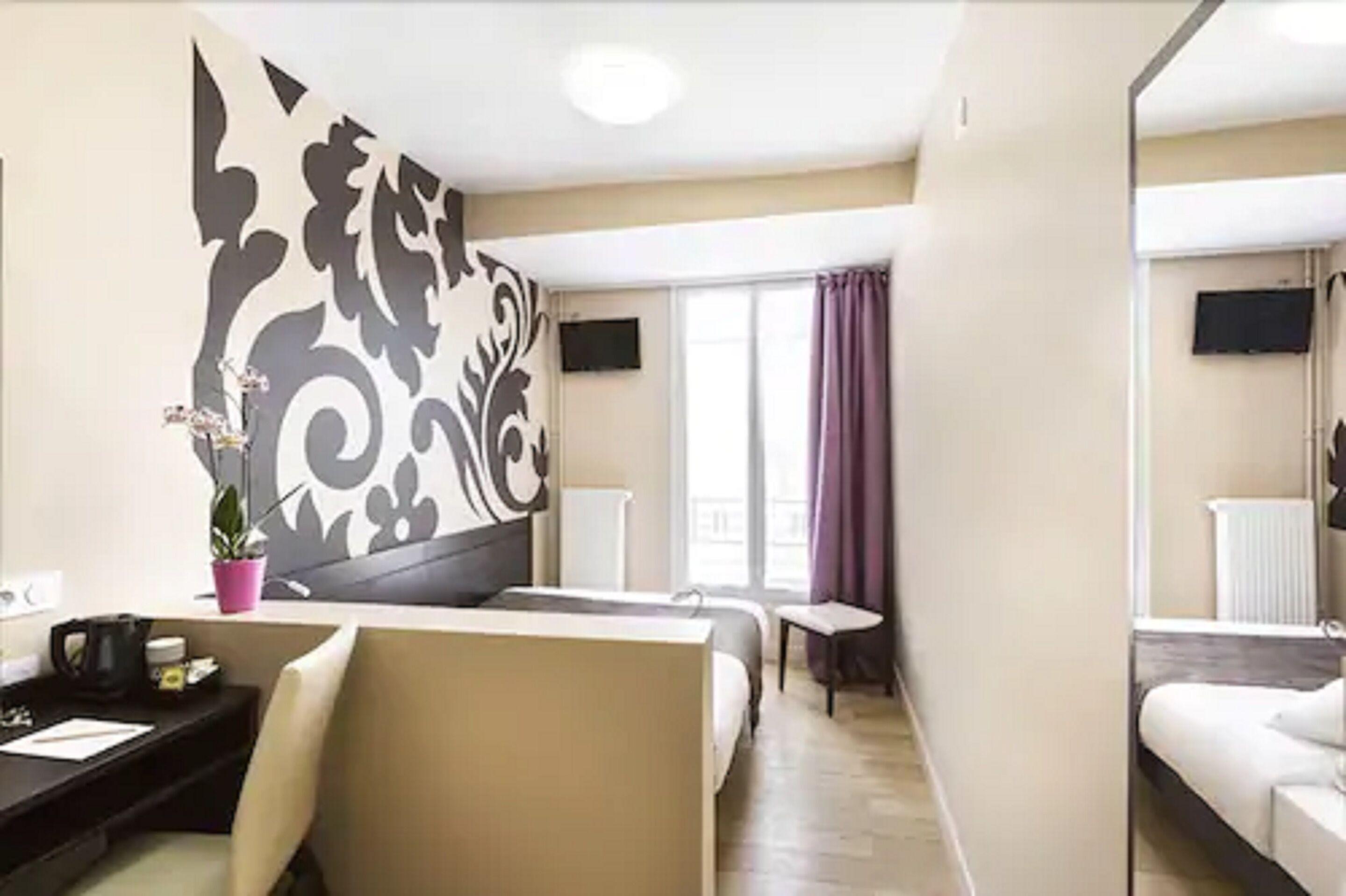 Bastille Hotel